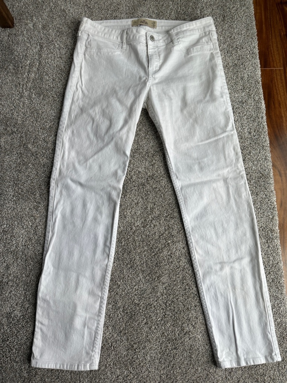 Hollister White Skinny Jeans - Mid Rise Skinny